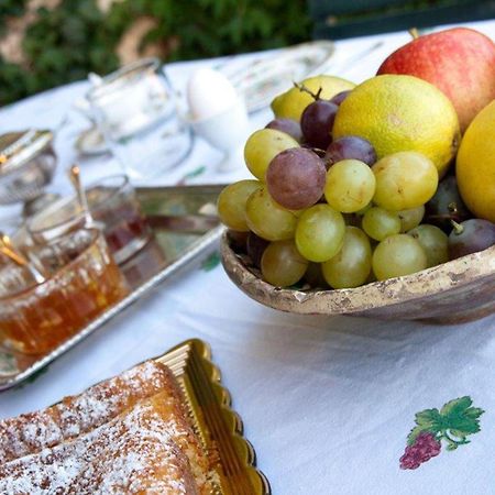 Il Glicine Sul Golfo Bed & Breakfast มอนเดลโล ภายนอก รูปภาพ