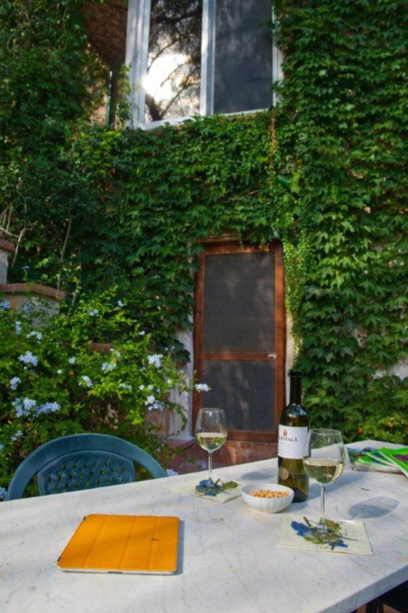 Il Glicine Sul Golfo Bed & Breakfast มอนเดลโล ภายนอก รูปภาพ