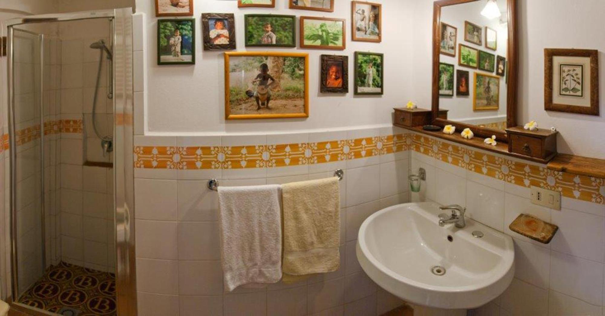 Il Glicine Sul Golfo Bed & Breakfast มอนเดลโล ห้อง รูปภาพ